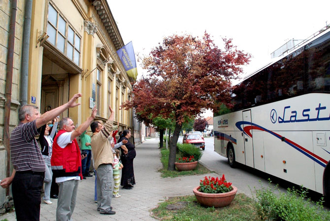 Indulás 2015. június 28.